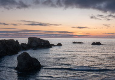 Oregon Sahili 'nin güzel manzarası ve manzarası İlkbaharda Bandon Oregon' da