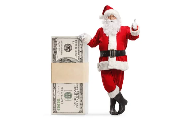 Noel Baba Bir Yığın Banknota Yaslanıyor Beyaz Arka Planda Izole — Stok fotoğraf