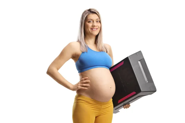 Glimlachende Zwangere Vrouw Sportkleding Met Een Stap Aerobe Platform Geïsoleerd — Stockfoto