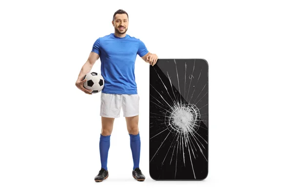 Retrato Completo Jugador Fútbol Pie Junto Gran Smartphone Con Pantalla —  Fotos de Stock