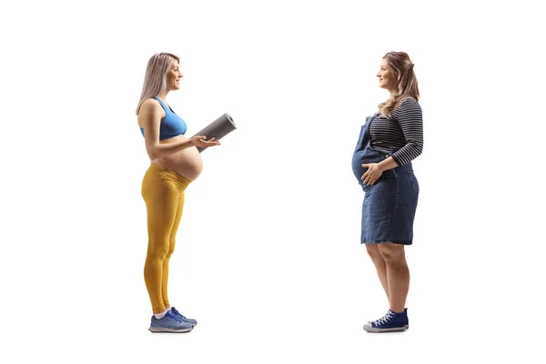 Hamile Kadın Ayakta Duruyor Beyaz Arka Planda Izole Edilmiş Egzersiz — Stok fotoğraf