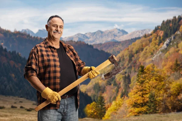 Woodcutter Smiling Holding Axe Woods — Stock Photo, Image