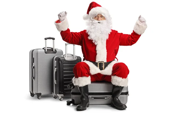 Щасливий Санта Клаус Сидить Валізі Ізольовано Білому Тлі — стокове фото