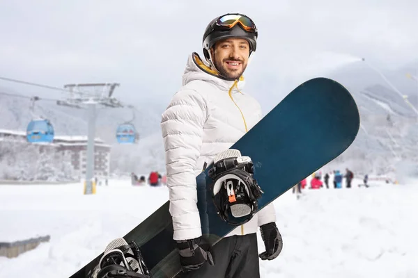 Snowboarder Sosteniendo Una Tabla Snowboard Delante Teleférico — Foto de Stock