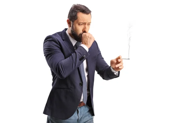 Hombre Tosiendo Sosteniendo Cigarrillo Aislado Sobre Fondo Blanco —  Fotos de Stock