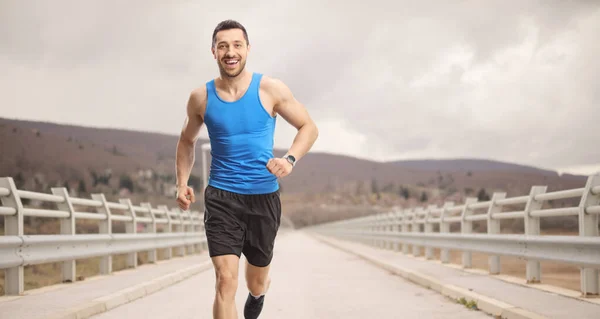 Fit Man Running Cloudy Day — Stock Photo, Image