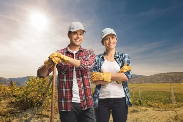 Young Male Female Farmers Posing Vineyard — Stock Photo, Image