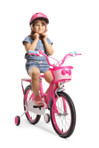 Chica Poniéndose Casco Sentada Una Bicicleta Con Ruedas Entrenamiento Aisladas — Foto de Stock