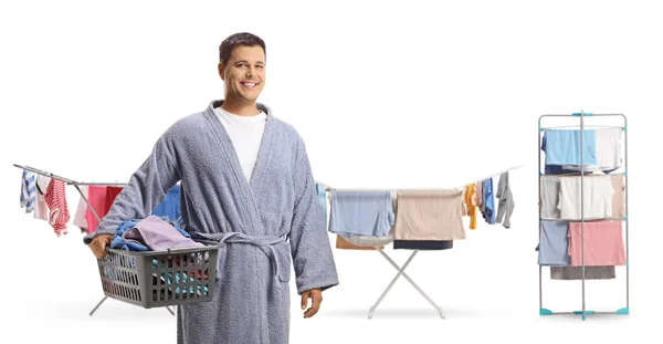 Bornozlu Bir Adam Çamaşır Sepetini Tutuyor Beyaz Arka Planda Izole — Stok fotoğraf