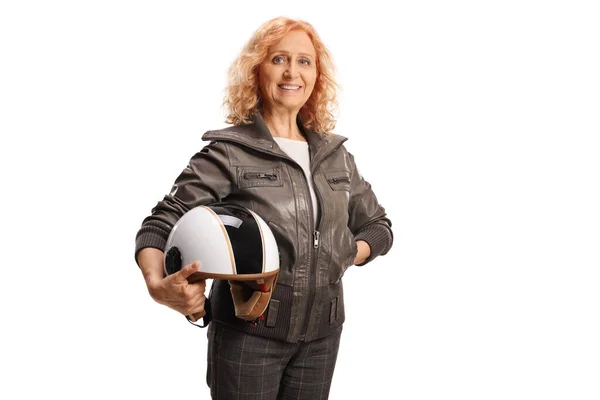 Volwassen Vrouw Een Lederen Jas Met Een Helm Geïsoleerd Witte — Stockfoto