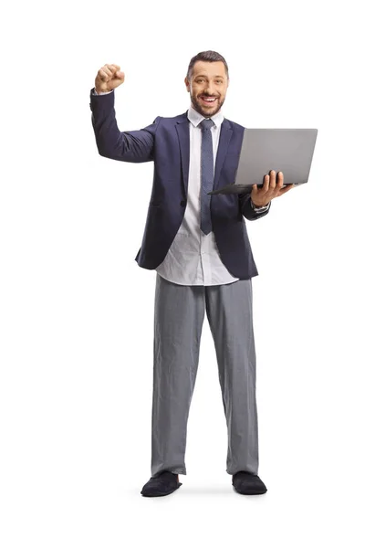 Бизнесмен Костюме Нижней Пижаме Держит Ноутбук Жестом Счастье Изолированы Белом — стоковое фото
