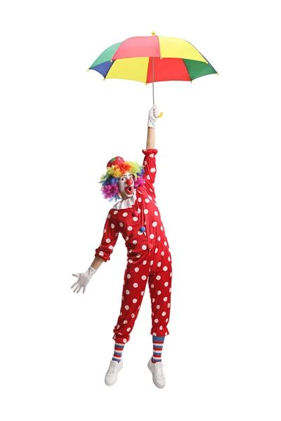 Clown Confus Volant Avec Parapluie Isolé Sur Fond Blanc — Photo