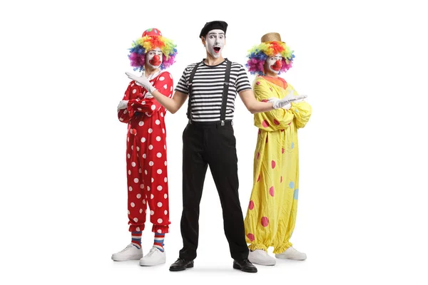Ritratto Integrale Mimo Posa Con Braccia Incrociate Fronte Clown Isolati — Foto Stock