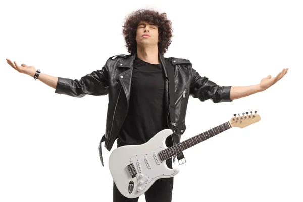 黒い革のジャケットを着たミュージシャンで 白い背景に手で電気ギタージェスチャーが分離されています — ストック写真
