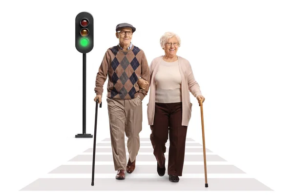 Retrato Completo Anciano Una Anciana Caminando Con Bastones Cruce Peatonal — Foto de Stock