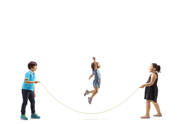 Профільний Знімок Хлопчика Двох Дівчат Які Грають Мотузці Ізольовані Білому — стокове фото