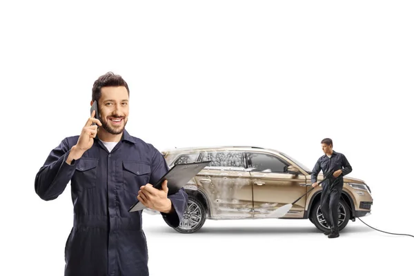 Carswash Workers Pressure Washer Cleaning Suv Using Smartphone Isolated White — Stock Photo, Image