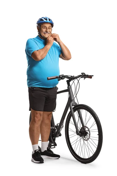 Зрелый Человек Велосипедом Надевает Шлем Изолирован Белом Фоне — стоковое фото