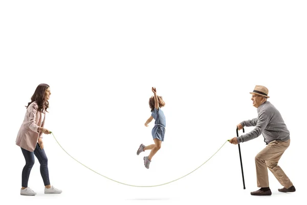Madre Figlia Nonno Che Giocano Saltare Corda Isolati Sfondo Bianco — Foto Stock