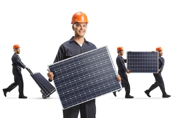 Trabajador Fábrica Posando Con Panel Solar Trabajadores Llevando Paneles Parte —  Fotos de Stock