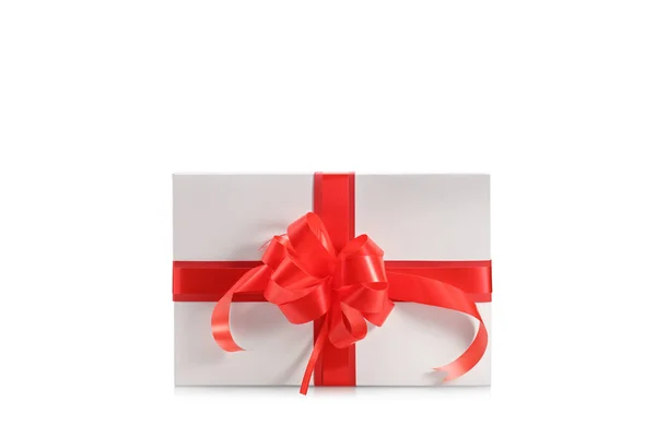 Прямоугольная Белая Коробка Подарок Красной Лентой Изолированы Белом Фоне — стоковое фото