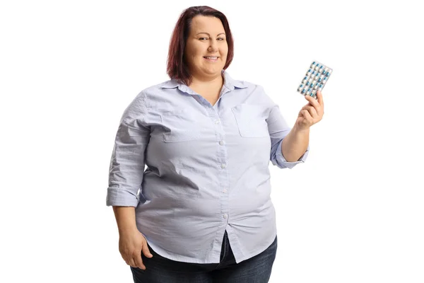 Nadváha Žena Drží Balíček Pilulek Izolovaných Bílém Pozadí — Stock fotografie