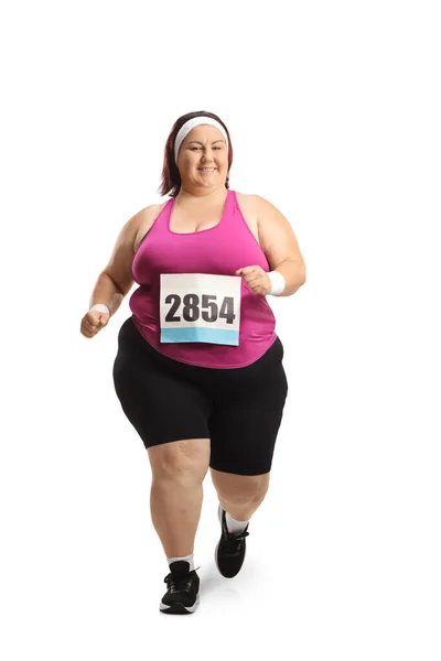 白い背景で孤立したマラソンを走る太りすぎの女性 — ストック写真