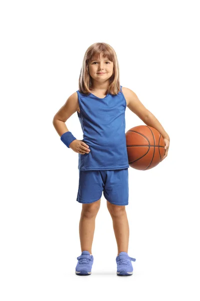 Menina Kit Camisa Azul Segurando Uma Bola Basquete Sorrindo Isolado — Fotografia de Stock