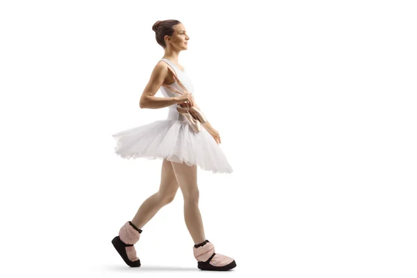 芭蕾舞女穿着保暖的腿 脚上的脚趾鞋与白色背景隔离 — 图库照片