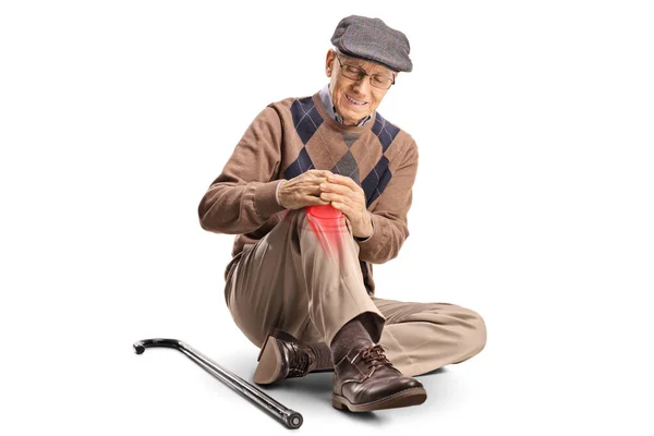 Uomo Anziano Seduto Sul Pavimento Tenendo Ginocchio Doloroso Con Zona — Foto Stock
