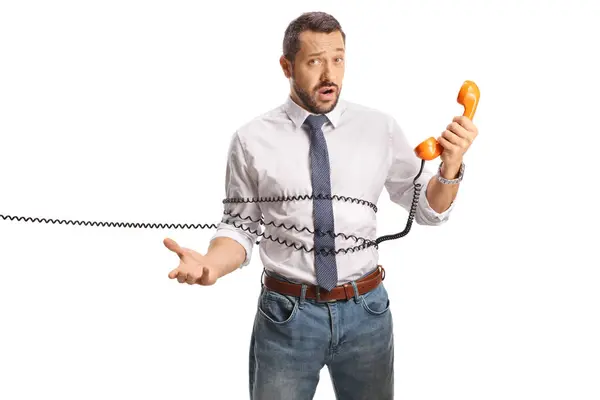 Hombre Irritado Enredado Cable Teléfono Giratorio Vintage Aislado Sobre Fondo — Foto de Stock