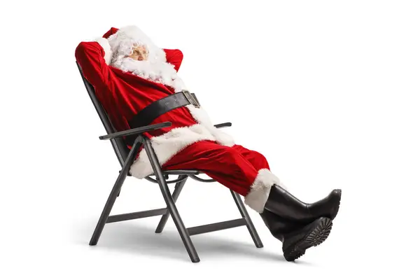 Père Noël Assis Dans Une Chaise Pliable Isolé Sur Fond — Photo