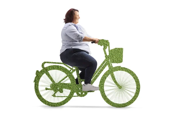 Активна Ковалентна Жінка Їде Зеленому Велосипеді Ізольовано Білому Тлі — стокове фото
