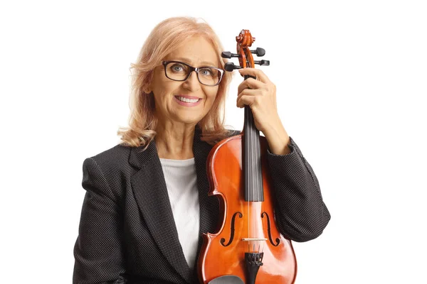 拿着一把白色背景的小提琴摆姿势的女人 — 图库照片
