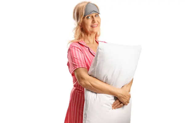 Женщина Пижаме Маске Обнимающая Подушку Белом Фоне — стоковое фото