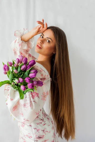 Portrait Sexy Beautiful Young Woman Long Hair Model Bouquet Lilac — Stockfoto
