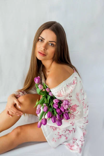 Portrait Sexy Beautiful Young Woman Long Hair Model Bouquet Lilac — Photo