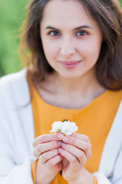 Portrait Beautiful Young Dark Haired Woman Flowering Tree Happy Model — Stock Photo, Image