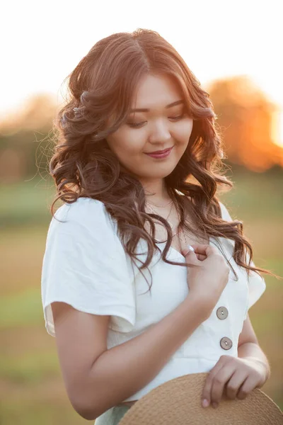 Beautiful Young Asian Woman Field Sunset Model Dark Long Curly — Stock Photo, Image