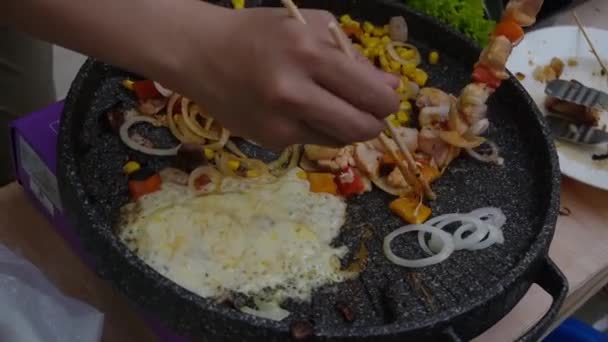 Yapımı Sebze Erimiş Peynirle Yiyebildiğin Kadar Yakın Pişir — Stok video