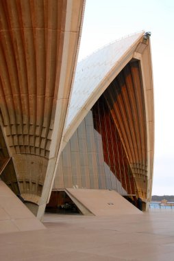 Sydney, New South Wales, Avustralya: Sydney Opera binasının beton kabuklu büyük pencereleri. Sydney Opera Binası.