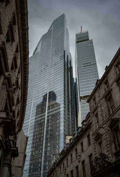 London Großbritannien Blick Auf Die Wolkenkratzer Bishopsgate Oder Twentytwo Links — Stockfoto
