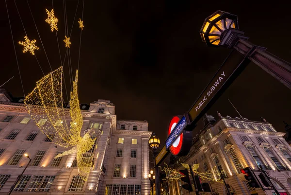 Λονδίνο Ηνωμένο Βασίλειο Νοεμβρίου 2023 Κοιτάζοντας Κτίρια Στο Piccadilly Circus Εικόνα Αρχείου