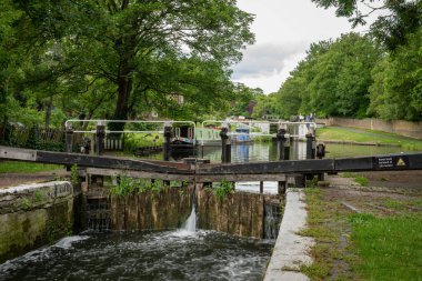 Hanwell, Büyük Londra, İngiltere: Hanwell Hanwell, Londra 'daki Büyük Birlik Kanalı' na kilitlendi. Hanwell Kilit Uçuşunun 96 numaralı kilidi..