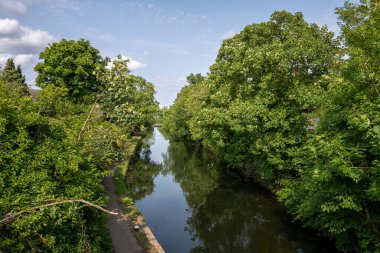 Southall, Büyük Londra, İngiltere: Norwood Top Lock ile Norwood Bottom Lock arasındaki Southall 'daki Büyük Birlik Kanalı.