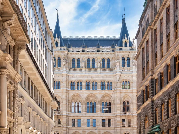 stock image Side view with the Rathaus, city or town hall in Vienna, Austria built in gothic architectural style