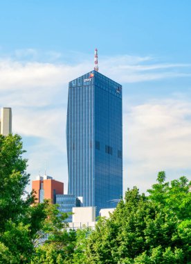 Viyana, Avusturya - Haziran 2022: PwC (PricewaterhouseCoopers) ofisleri Viyana 'daki DC Tower gökdeleninde yer alıyor