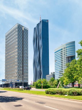 Viyana, Avusturya - Haziran 2022: PwC (PricewaterhouseCoopers) ofisleri Viyana 'daki DC Tower gökdeleninde yer alıyor