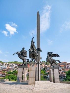 Veliko Tarnovo, Bulgaria - August 2022: View with Monument to the Assen Dynasty one pf the main tourist attraction in Veliko Tarnovo, Bulgaria