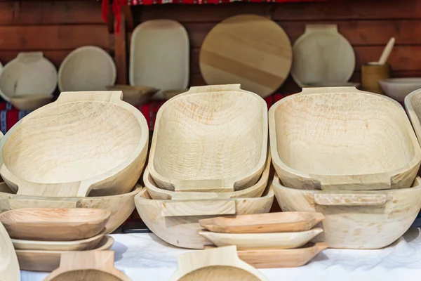 Tradicional Romeno Feito Mão Pratos Madeira Exposição Para Venda — Fotografia de Stock